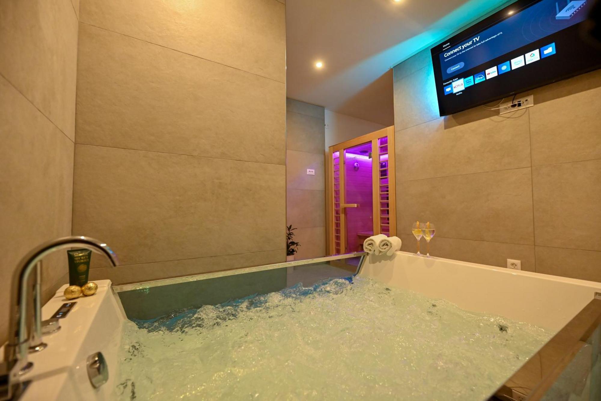 Luxury Apartment With Garden Jacuzzi And Wellness Трогир Экстерьер фото
